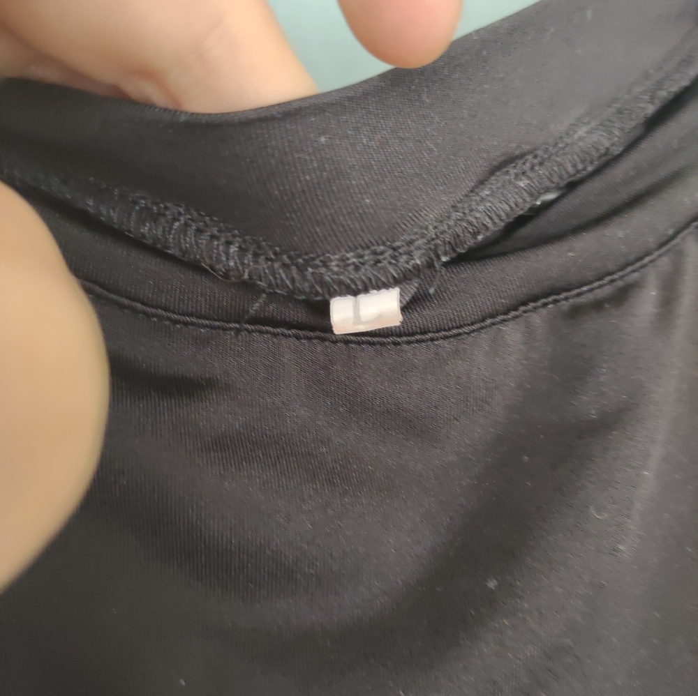 Black tshirt - Picture 3 of 4